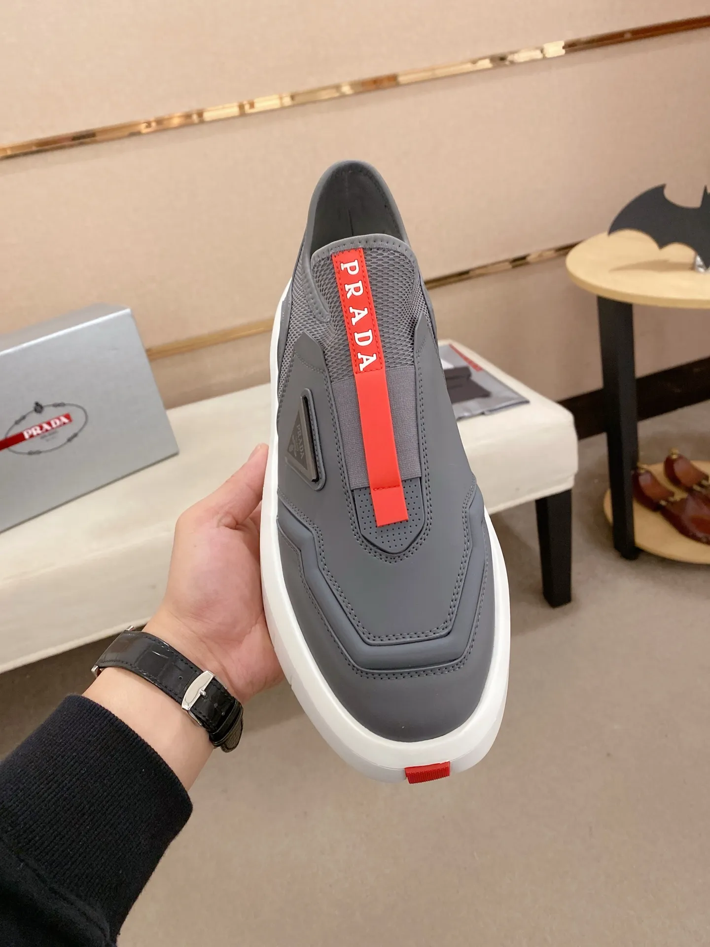 Men's shoes 💰 620💰 ✔️✔️✔️High-quality new PRADA counters are launched simultaneously, new men's shoes, 😘fabrics are selected from breathable fly-knit fabrics. Lining: Imported cowhide leather lining. 👍🏿High-end☄️Open-molded non-slip rubber outsole, exquisite lines, simple and elegant, comfortable and high-end for leisure travel. Code number: 38 to 45